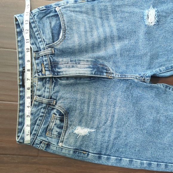 Pretty Little Thing High Waisted Ripped Jeans - Picture 2 of 8